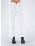 WHITE T0001