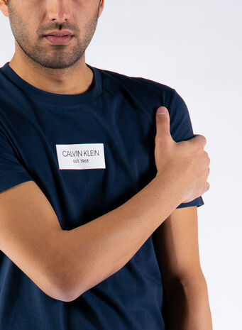 T-SHIRT CHEST BOX LOGO, DW4/CALVINNAVY, small